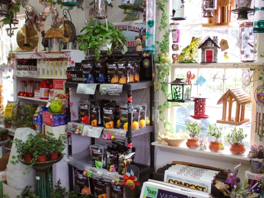 Gifts for gardeners: bird feeders, wind chimes, garden art, house plants and more